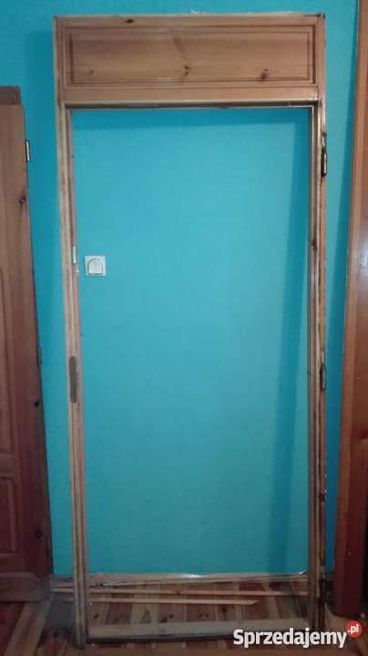 Sprzedam drzwi sosnowe wejściowe 90 lakierowane