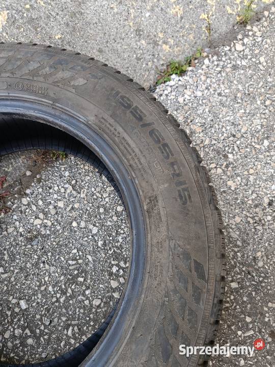 Komplet opon zimowych Nokian 19565R15 2020 małopolskie Słomniki sprzedam