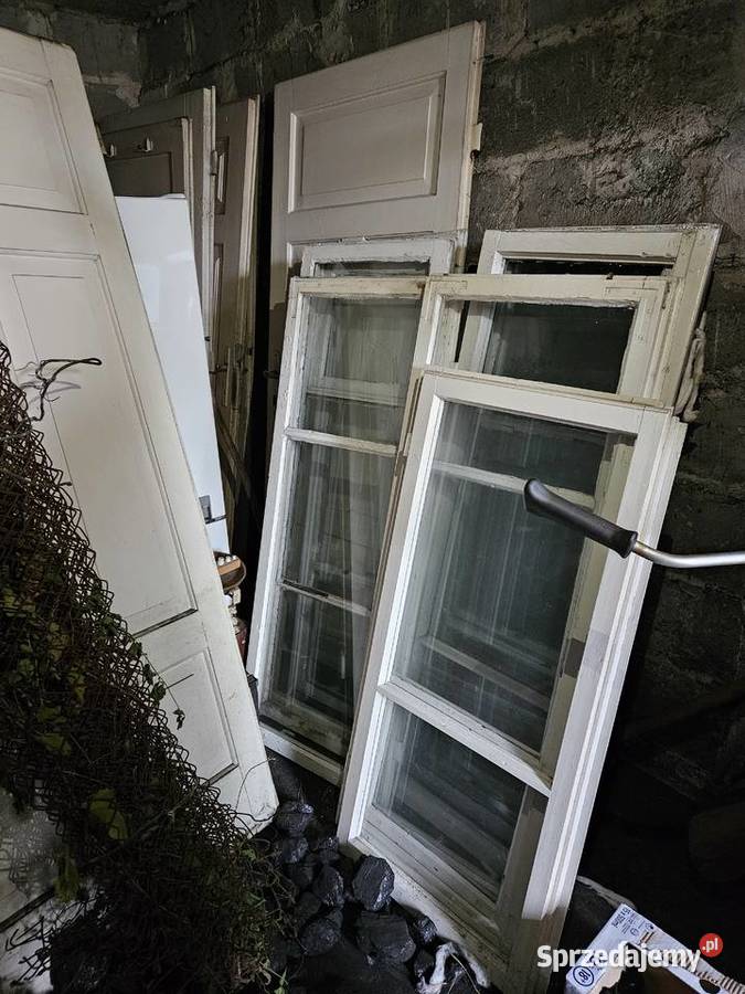 Drewniane okna z rozbiórki Halinów