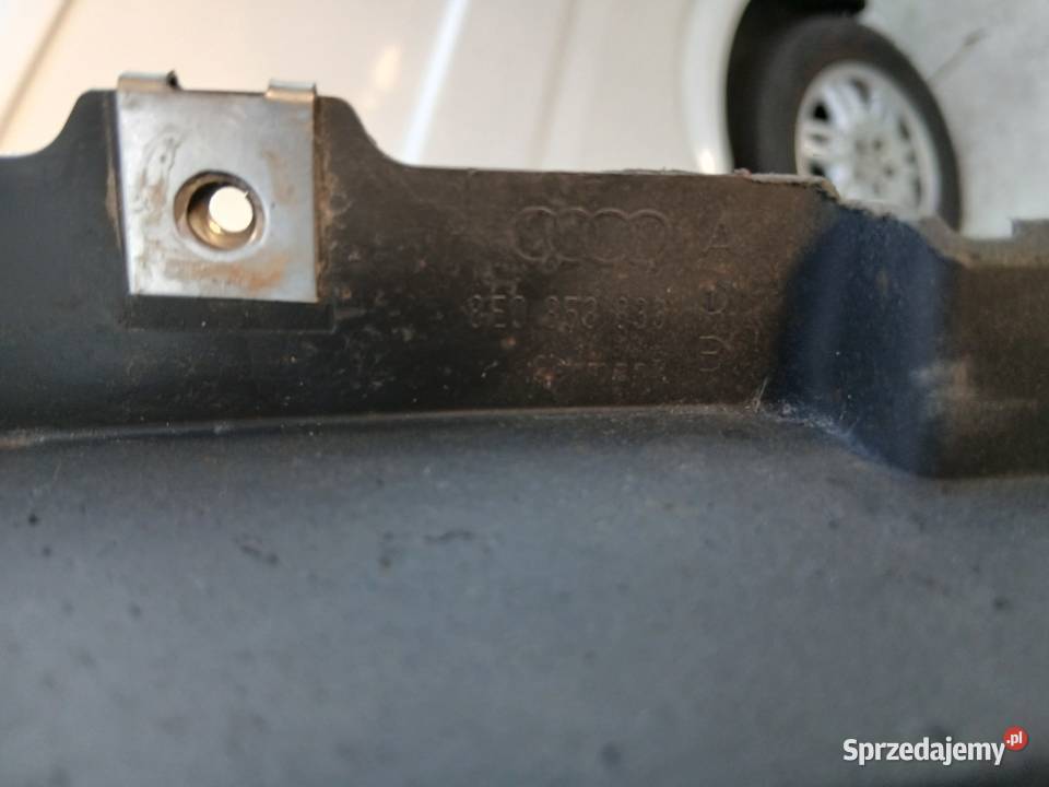 Chlapacz lewy osłona koła AUDI A4 B6 B7 sedan Szczerbice
