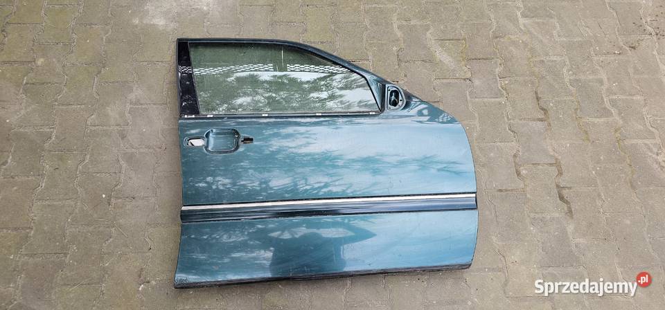 Drzwi prawy przód mercedes w202 lift Zbąszyń sprzedam