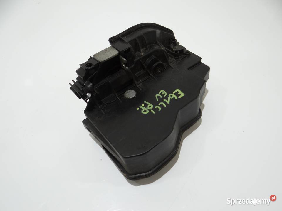 ZAMEK DRZWI PRAWY PRZÓD BMW E60 E61 EUROPA osobowe lubelskie Strzyżewice sprzedam