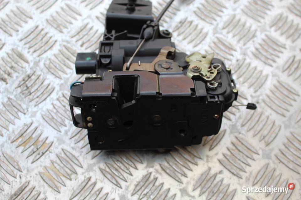 ZAMEK DRZWI PRAWY PRZÓD 8 PIN VW BEETLE osobowe