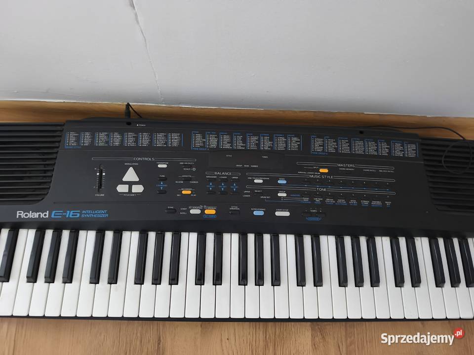 Keyboard Roland e16