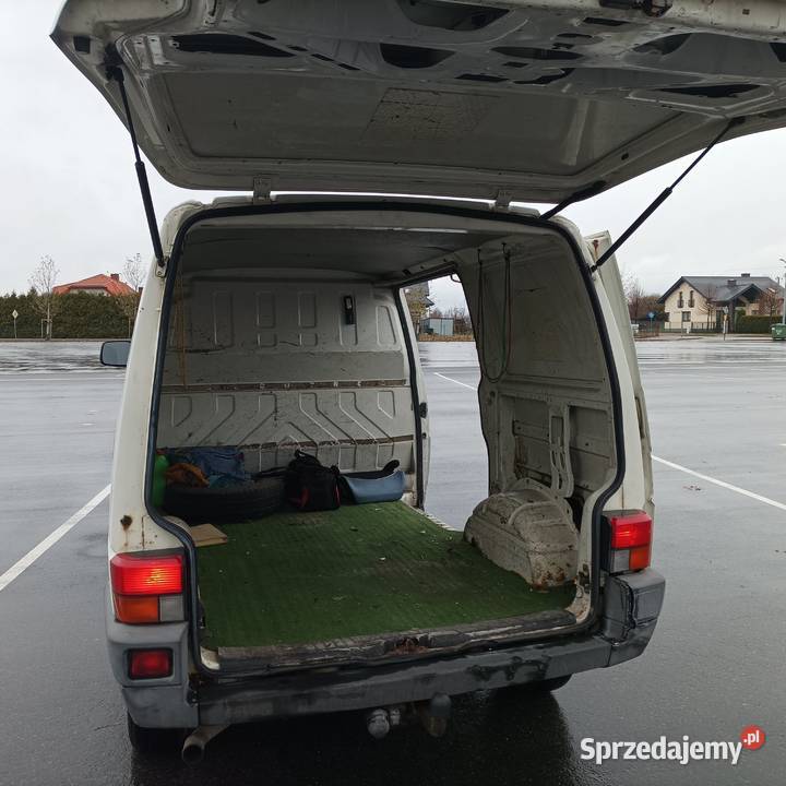 Volkswagen Transporter T4 19 diesel prywatnie Rok produkcji 1993 Szczerców