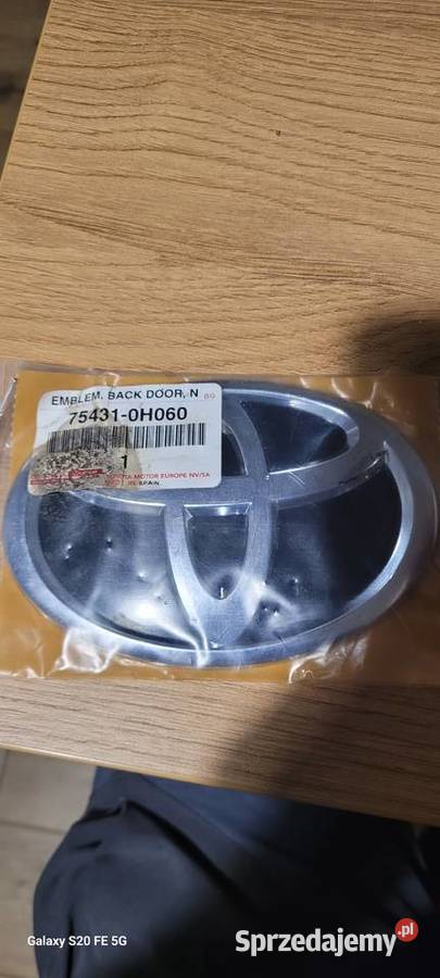 Emblemat znaczek tył toyota Aygo II 1422r osobowe dolnośląskie sprzedam