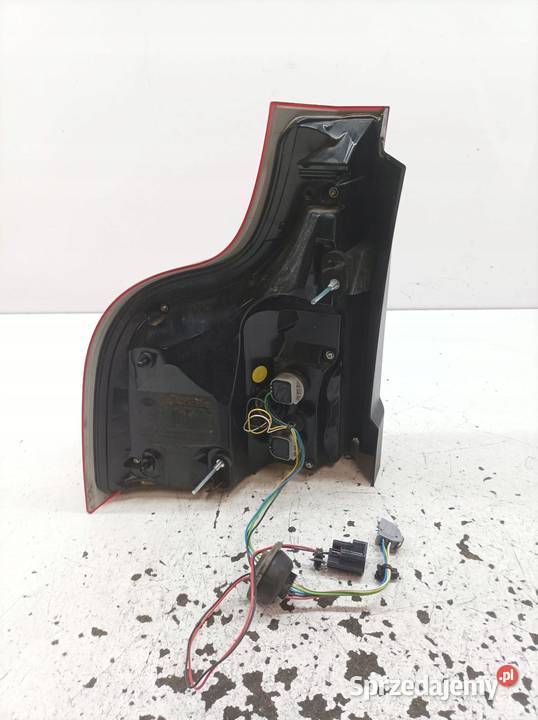 LAMPA TYŁ PRAWA LIFT LED Volvo XC 90 I 20022014