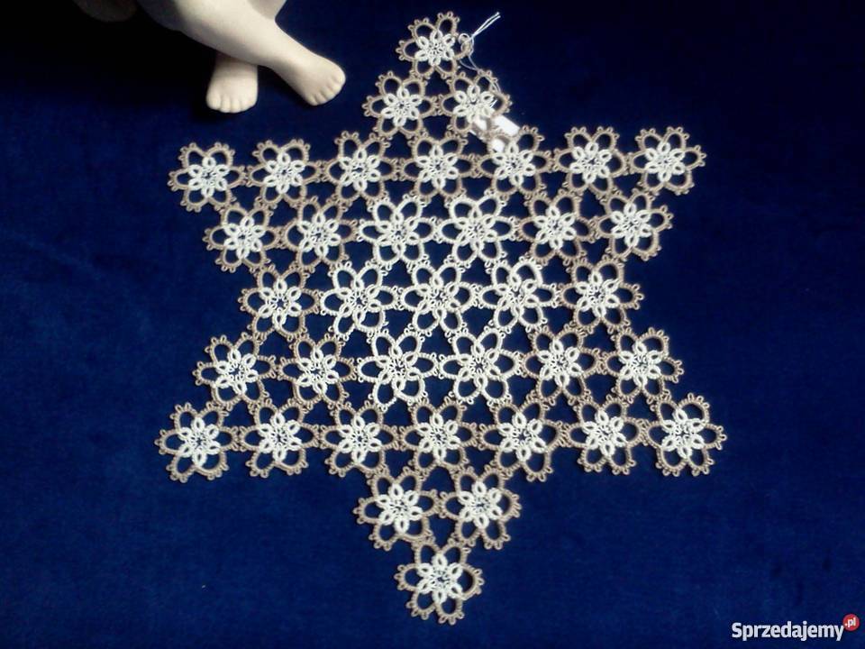 Serwetka frywolitkowa