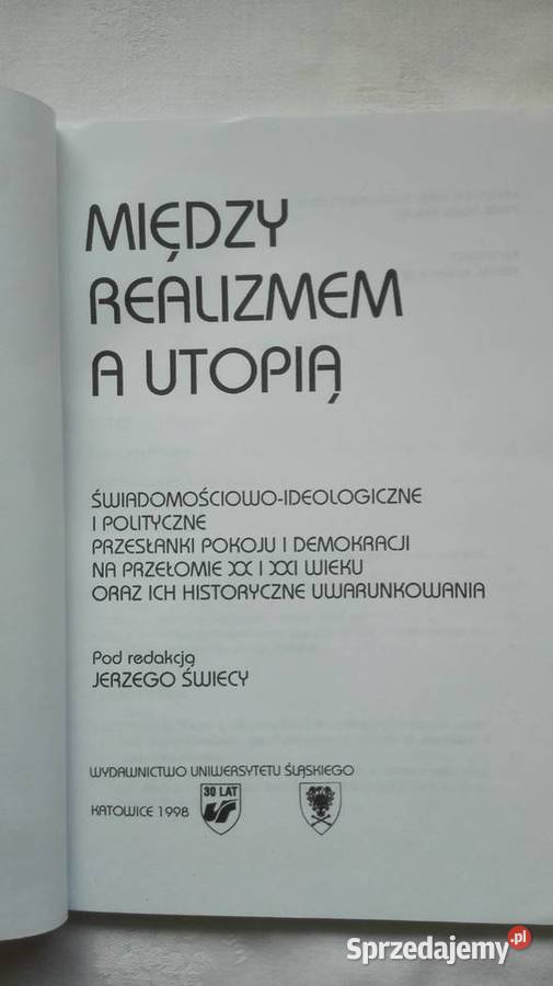 Między realizmem a utopią Red JŚwieca NOWA STAN śląskie Katowice sprzedam