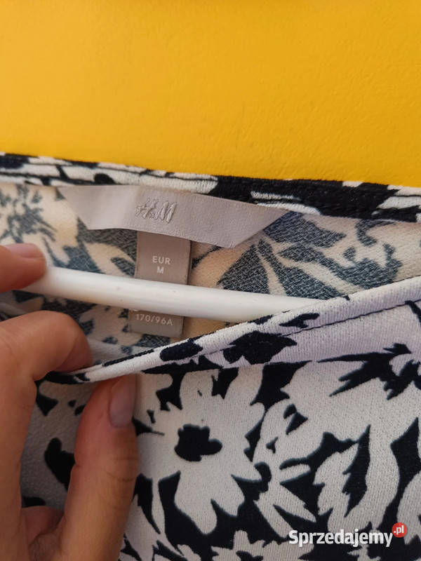 Czarnobiała bluzka z krótkim rękawem HM r M38 Rozmiar 38(M) Dąbrowica