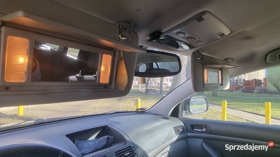 Toyota Avensis II 20 benzyna kombi welurowa tapicerka Łódź
