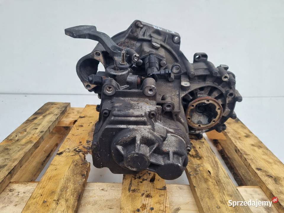 VW Touran 19 TDI SKRZYNIA BIEGÓW manualna Janów