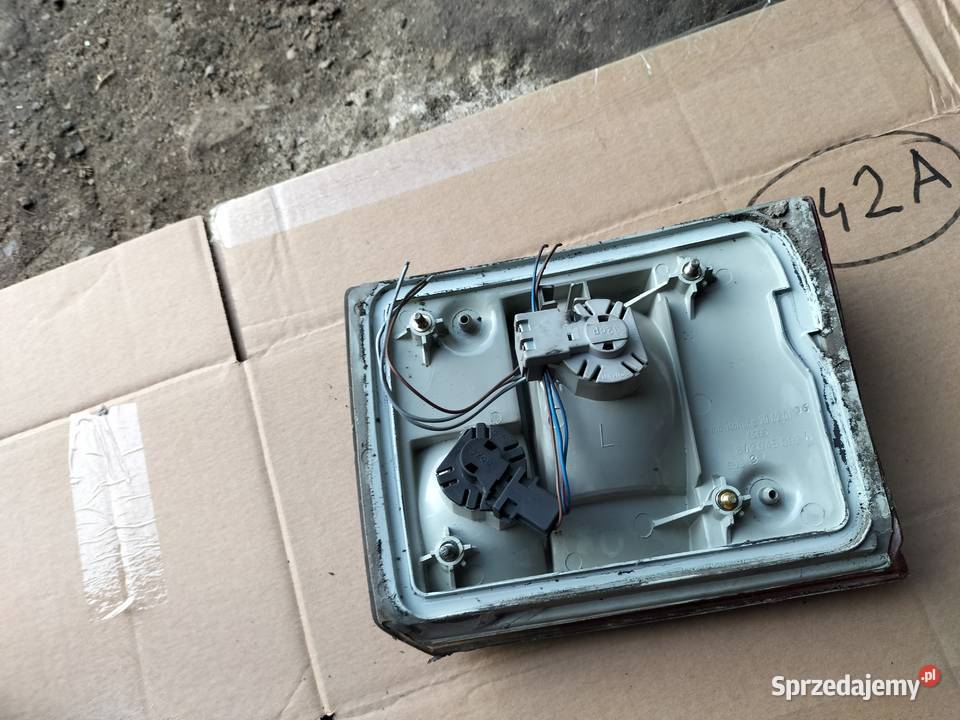 AUDI 80 B4 KOMBI LAMPA TYŁ TYLNA LEWA lubelskie Kamień-Kolonia