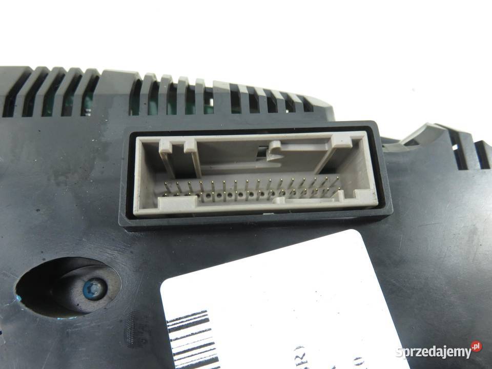 LICZNIK AUDI Q5 30 TDI 8R0920930D 503002381402 osobowe