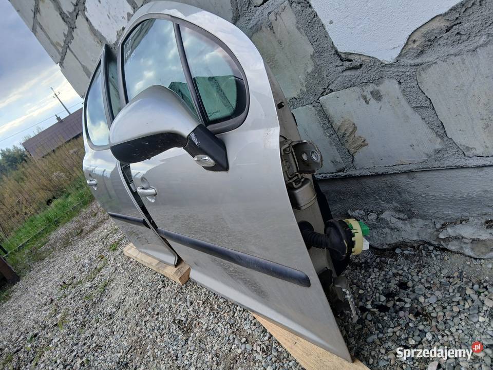 Drzwi Prawy przód kompletne Peugeot 207 EU5Dlak Rok produkcji 2008 Radłów sprzedam
