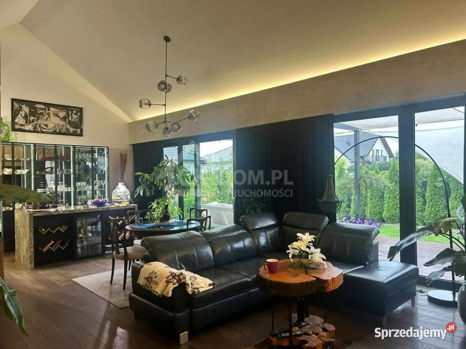 Nowoczesny dom z basenem Jędrzejów DO NEGOCJACJI