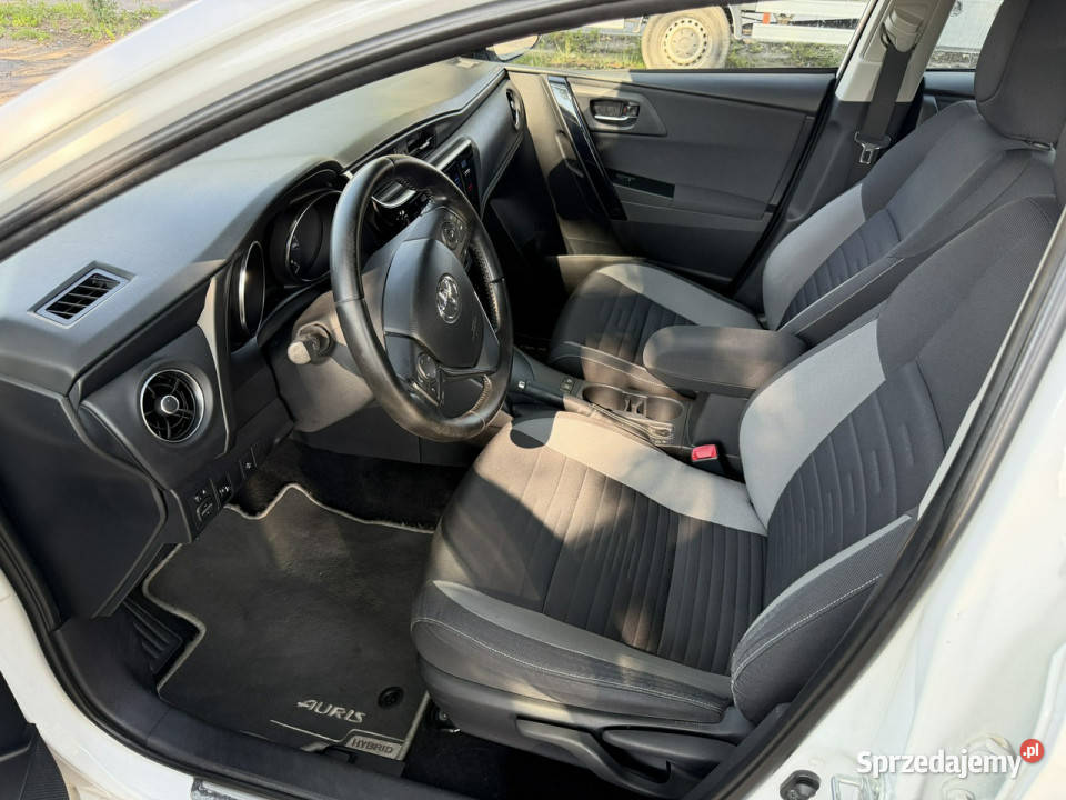Toyota Auris 18 HSD 136 Serwisowany Kamera Ładny Auris