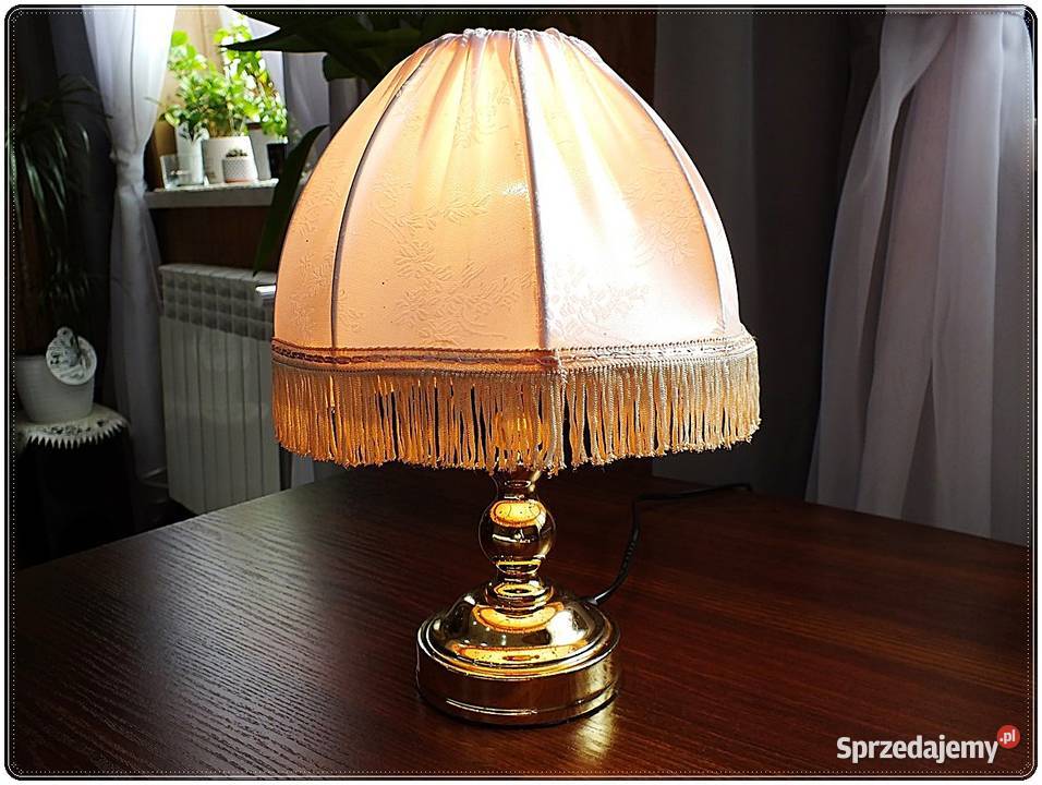 Lampka nocna idealna do sypialni w stylu retro