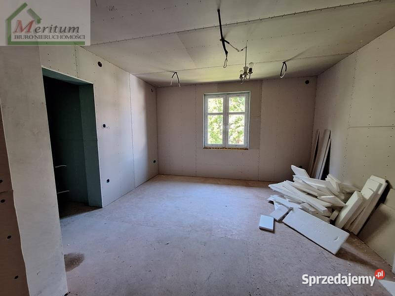 Lokal sprzedam 678 metrów IwoniczZdrój