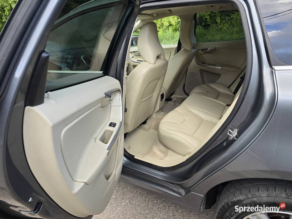 VOLVO XC60 LIFT 30 AWD 4X4 304 PANORAMA benzyna