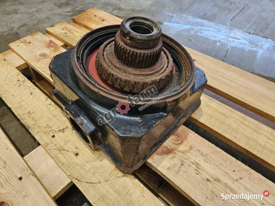 Zwrotnica LH Massey ferguson 8250 8260 Byków