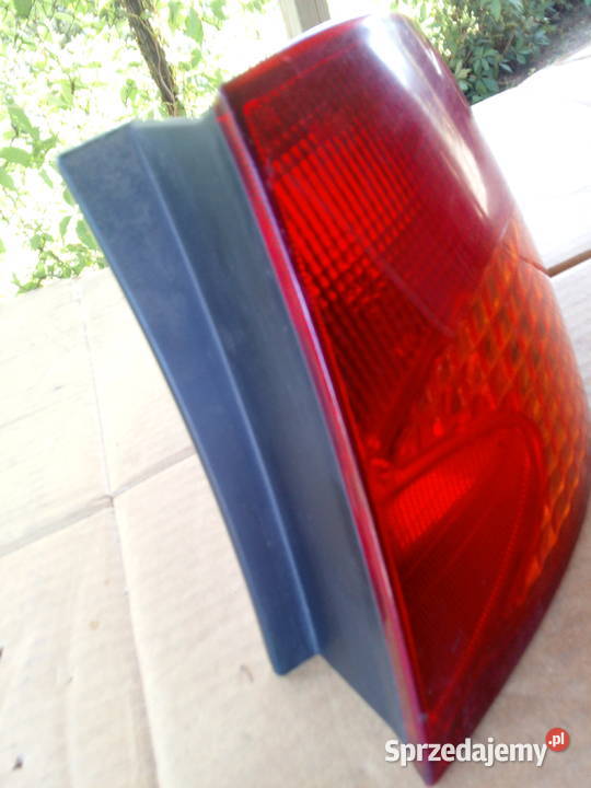 Lampa tylna prawa Toyota Avensis 19982000 Sochaczew