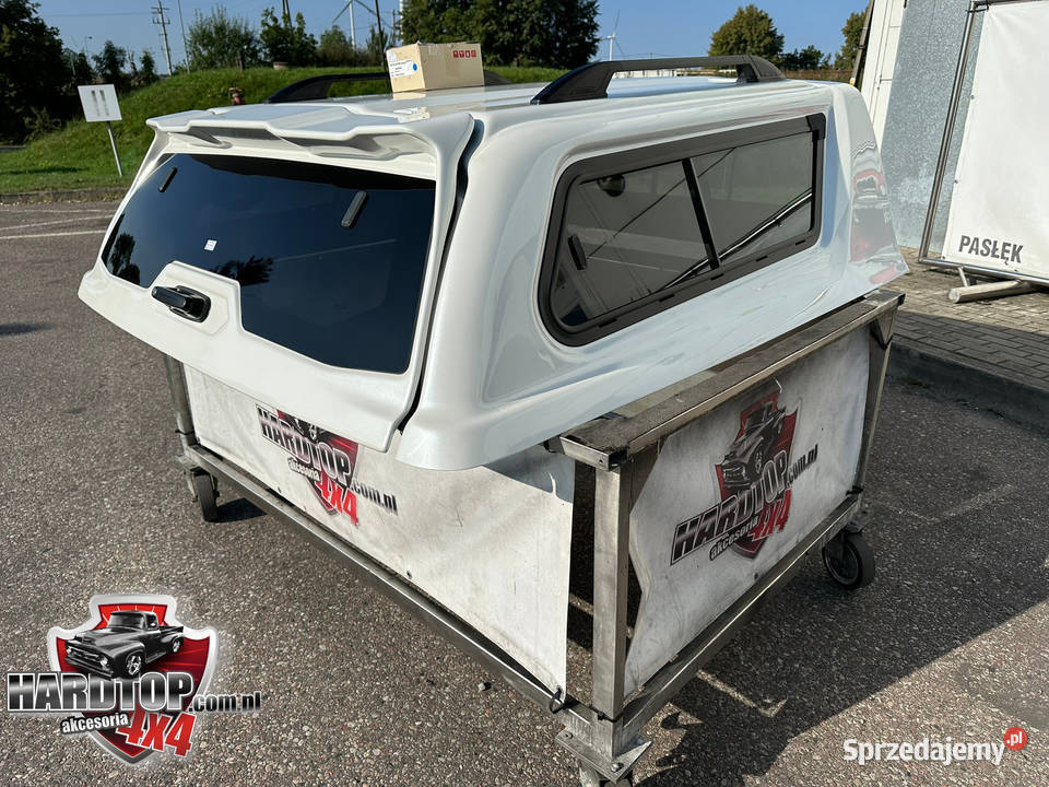 Zabudowa Toyota Hilux HARDTOP na pakę 2016 Szyby