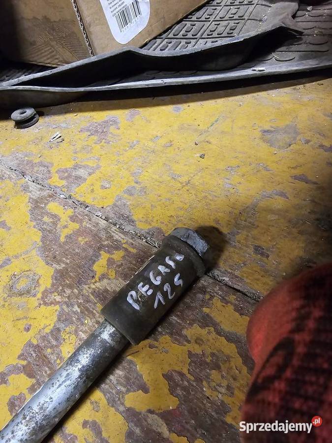 Aprilia Pegaso 125 śruba Ośka wahacza wahacz Wahacze