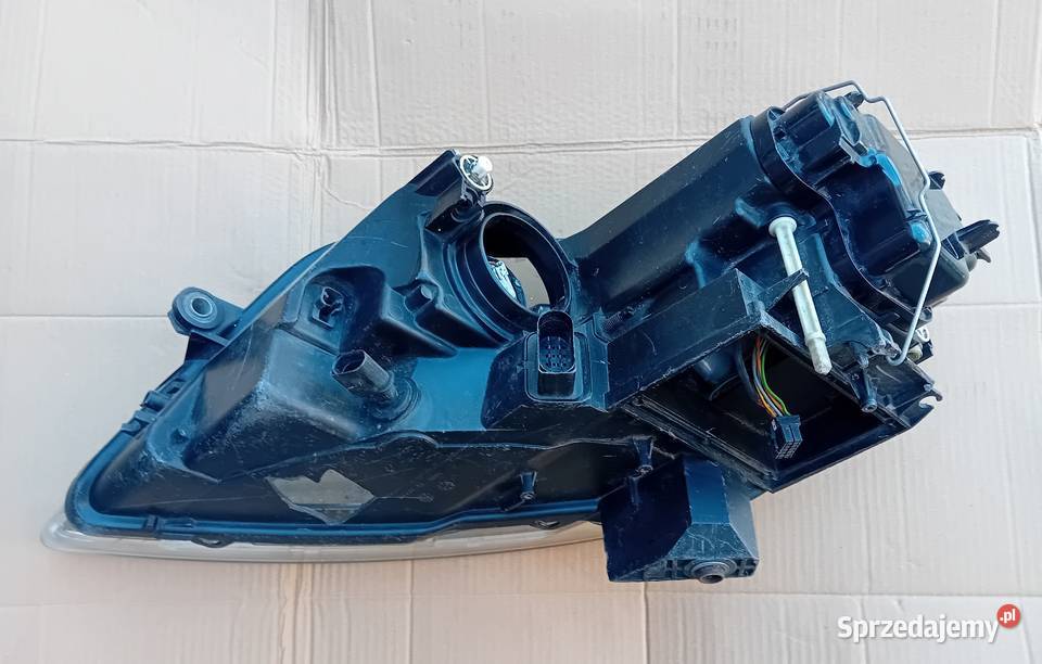 VW Phaeton Xenon reflektor lampa prawy przód Przeźmierowo