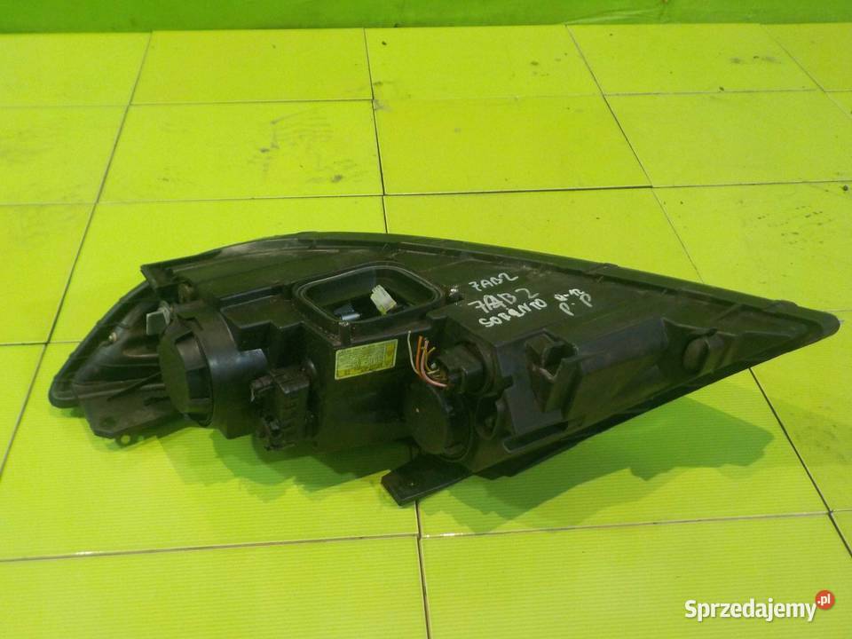 SORENTO II 12r XENON lampa prawa przod Suków sprzedam