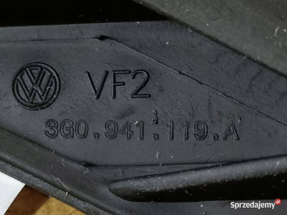VW PASSAT B8 USZCZELKA LAMPY LEWY PRZÓD osobowe Pleszew