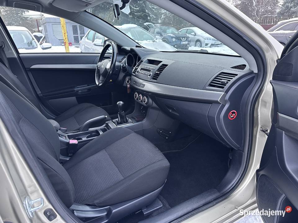 Mitsubishi Lancer 15 benzynaBogata 4/5 Warszawa