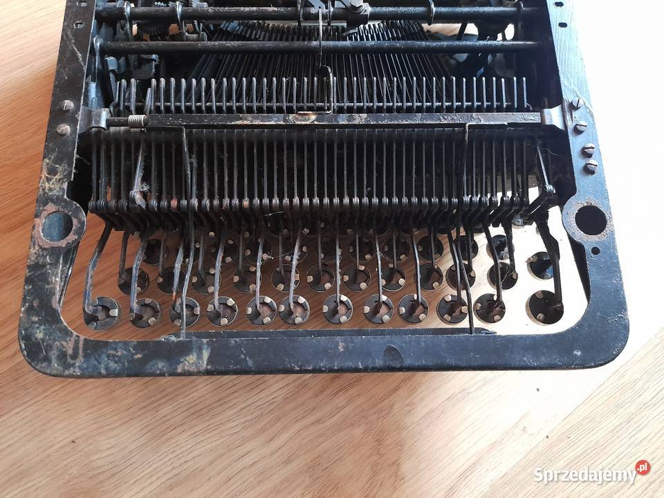 Stara niemiecka maszyna do pisania ERIKA Katowice