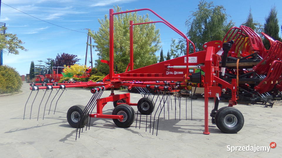 Karuzelowa zgrabiarka do siana 35m 420m koło Oborniki Śląskie