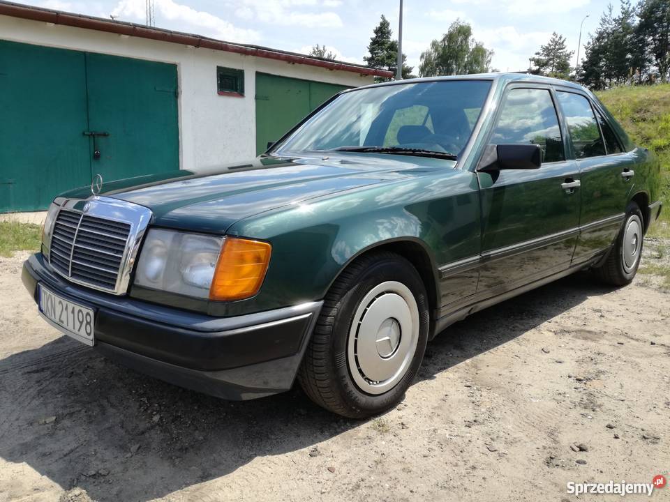 Piękny mercedes w124 wąska listwa nieuszkodzony W124 świętokrzyskie Stąporków