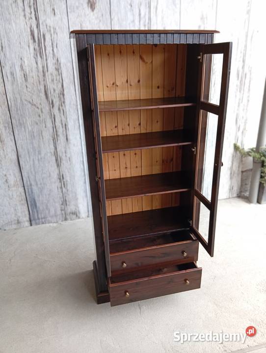 ładna przeszklona witryna 622