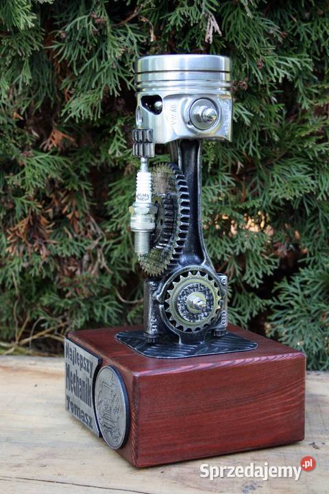 Puchar czaszka tłok Scrap Metal Art Dębica