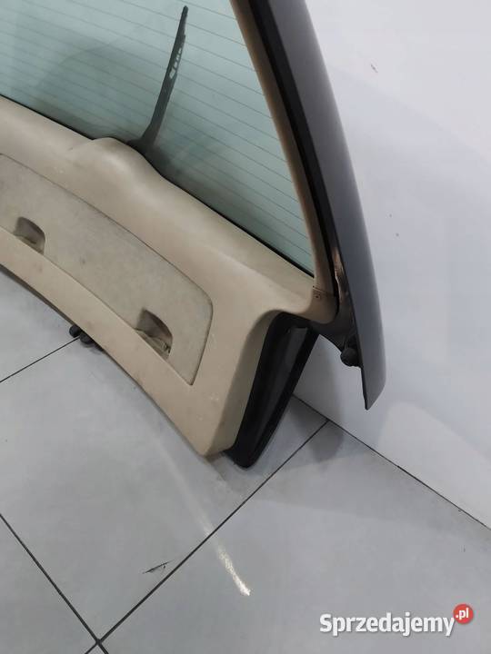 KLAPA TYŁ SZYBA KOMBI PRZED LIFT CZARNA osobowe
