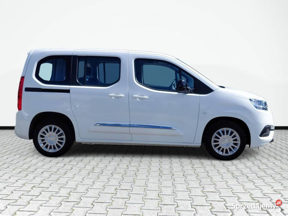 Toyota ProAce City Verso 2022r FV23 2 kpl opon Warszawa