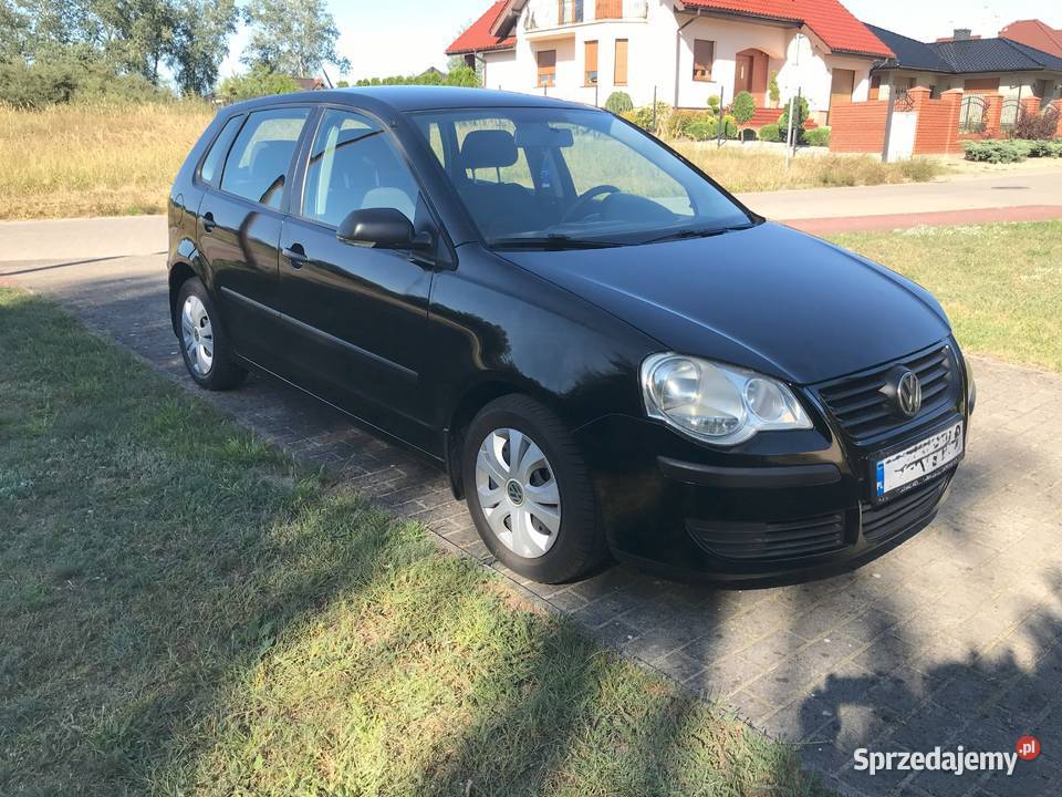 VW POLO 1198 cm3 czarny metalik radio klimatyzacja koła zimowe