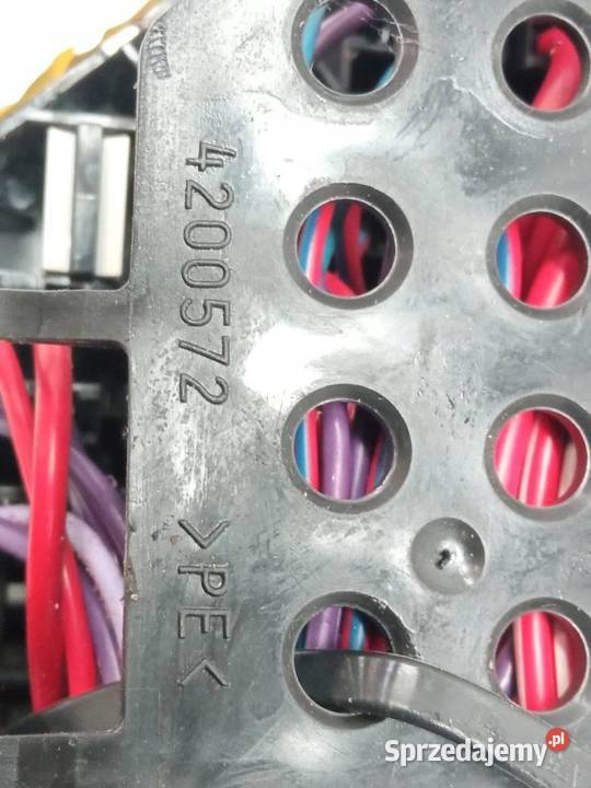 SKRZYNKA BEZPIECZNIKÓW 4200572 A0424684 Saab 95
