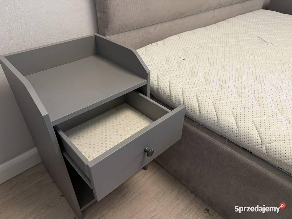 Sprzedam łóżko tapicerowane z materacem 190cm Łóżka sprzedam
