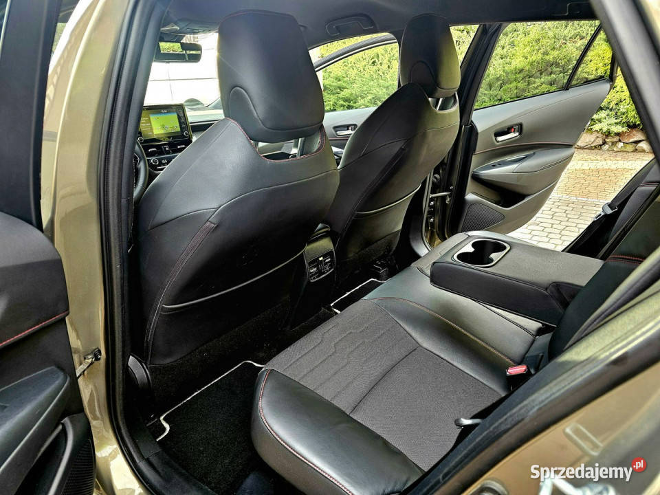 Toyota Corolla 20 Hybrid 184 Full Wersja sprzedam