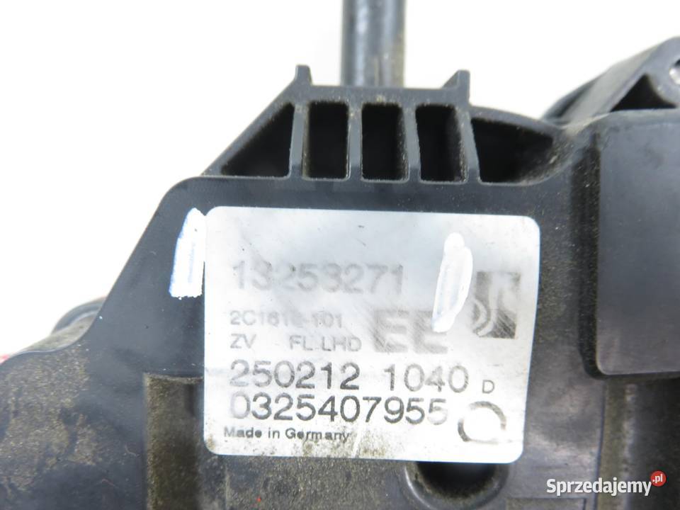 ZAMEK LEWY PRZEDNI OPEL MERIVA B MPV S10 osobowe