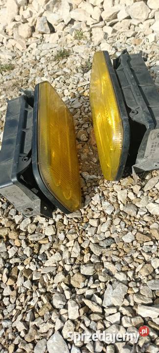 Halogeny BMW E36 oklejone zółtą folią Piasek