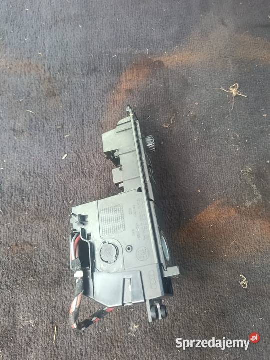 Gniazdo Zapalniczki Panel Do Nawigacji Audi A4 osobowe Myszków