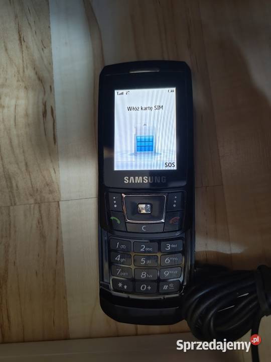 Zestaw 4 telefonów plus dodatki