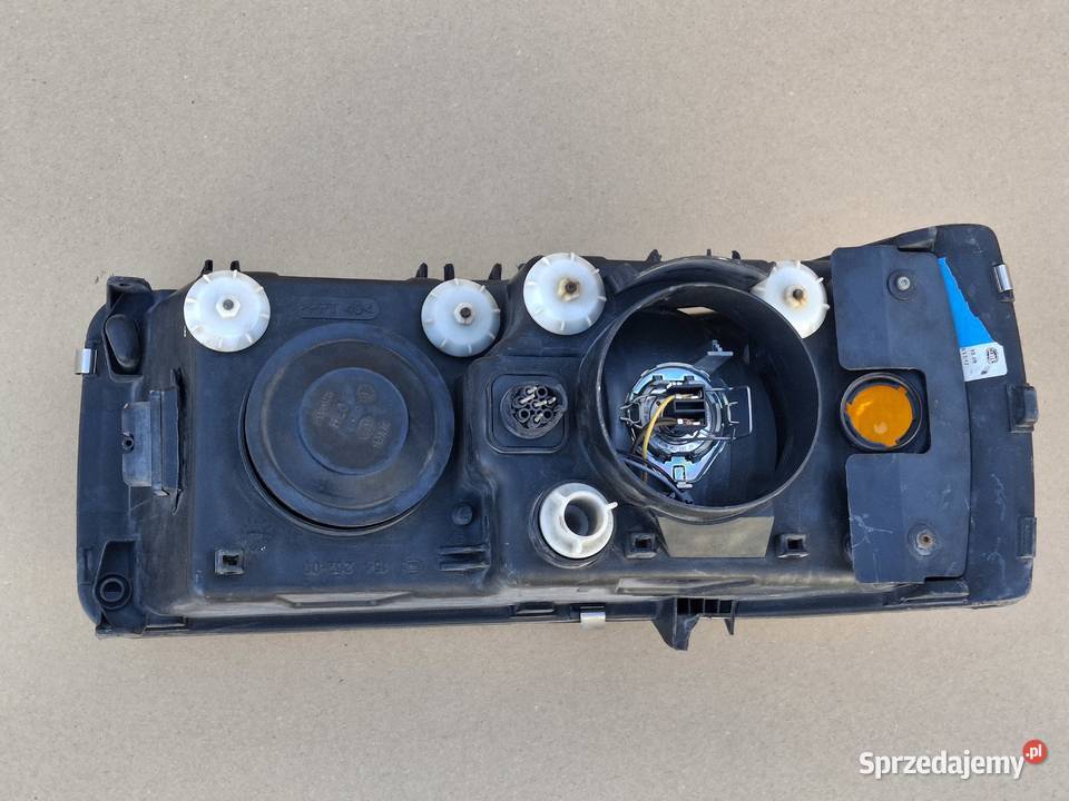 DAF XF CF LF REFLEKTOR PRAWY LAMPA PRAWA Oświetlenie Bieleń