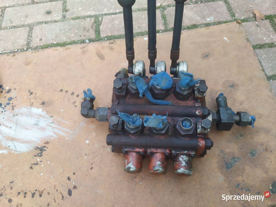 Rozdzielacz hydrauliczny 3 sekcyjny Pniówek sprzedam