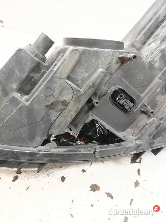 LAMPA PRZÓD PRAWA XENON 5C USZKODZONA VW Lampy przednie sprzedam